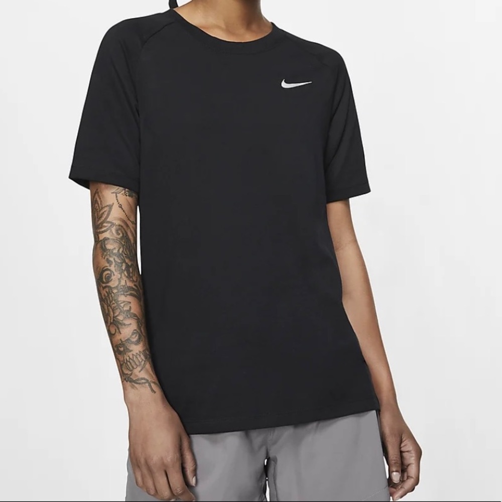 SOLD - NWT Nike Breathe Tailwind - L